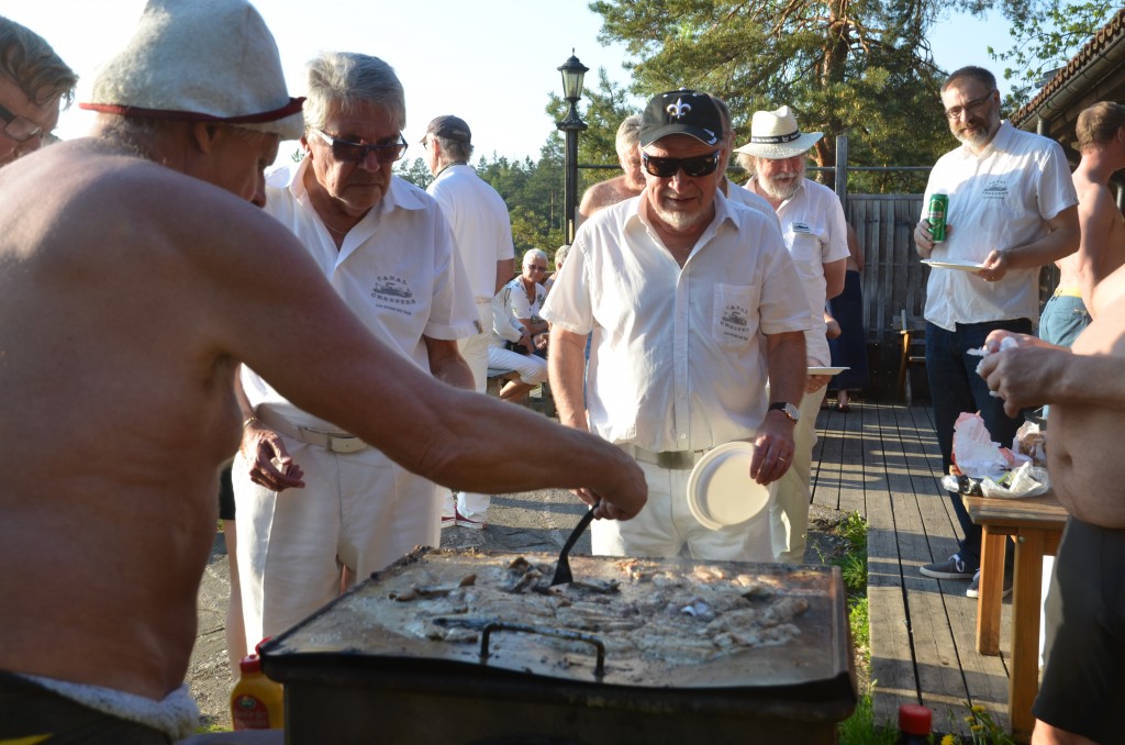 Strömmingsfest 2014, De stora filéerna har lagts på grillen när det är Canal Creepers tur